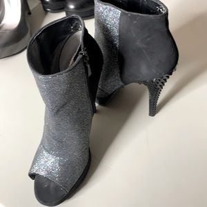 Ankle bootie